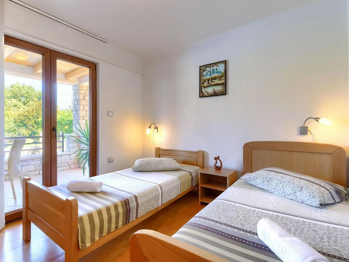 Holiday Home Villa Anamaria By Interhome Plovanija